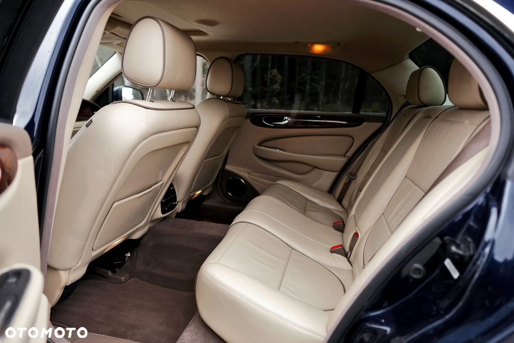 Jaguar XJ XJ8 4.2 LWB High - 11