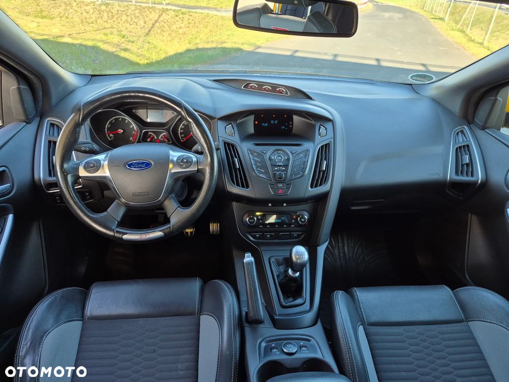 Ford Focus 2.0 EcoBoost ST mit Leder-Exclusiv-Paket - 7