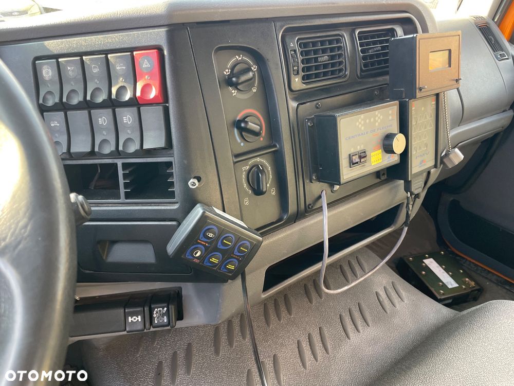 Renault Midlum. M 220.13  KERAX PREMIUM Stan !!!! Pługo-Piaskarka - 32