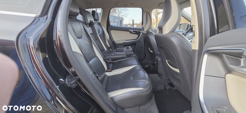 Volvo XC 60 D4 RDesign - 13