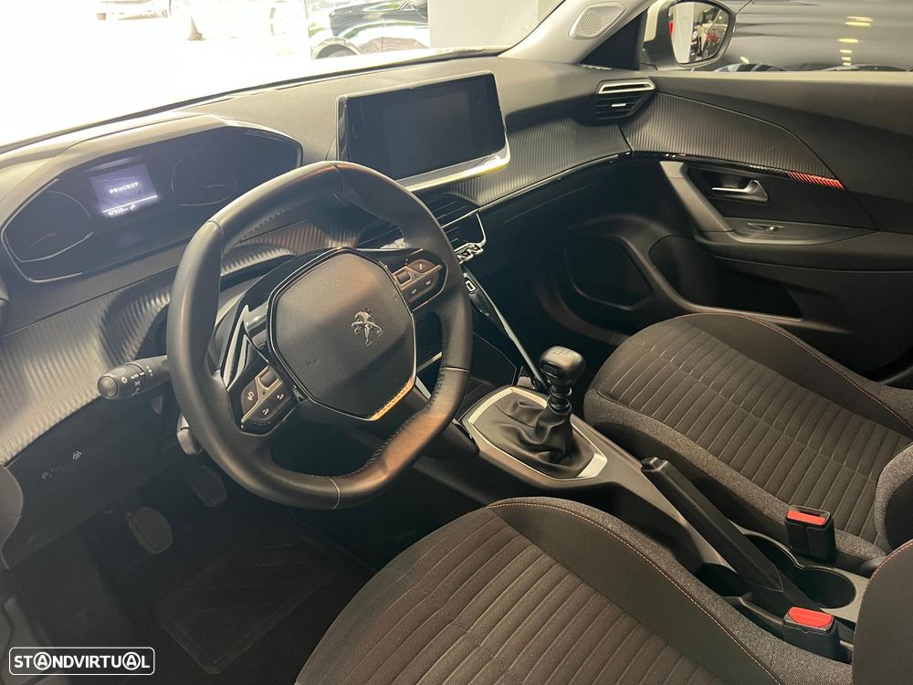 Peugeot 2008 1.2 PureTech Active Pack - 17