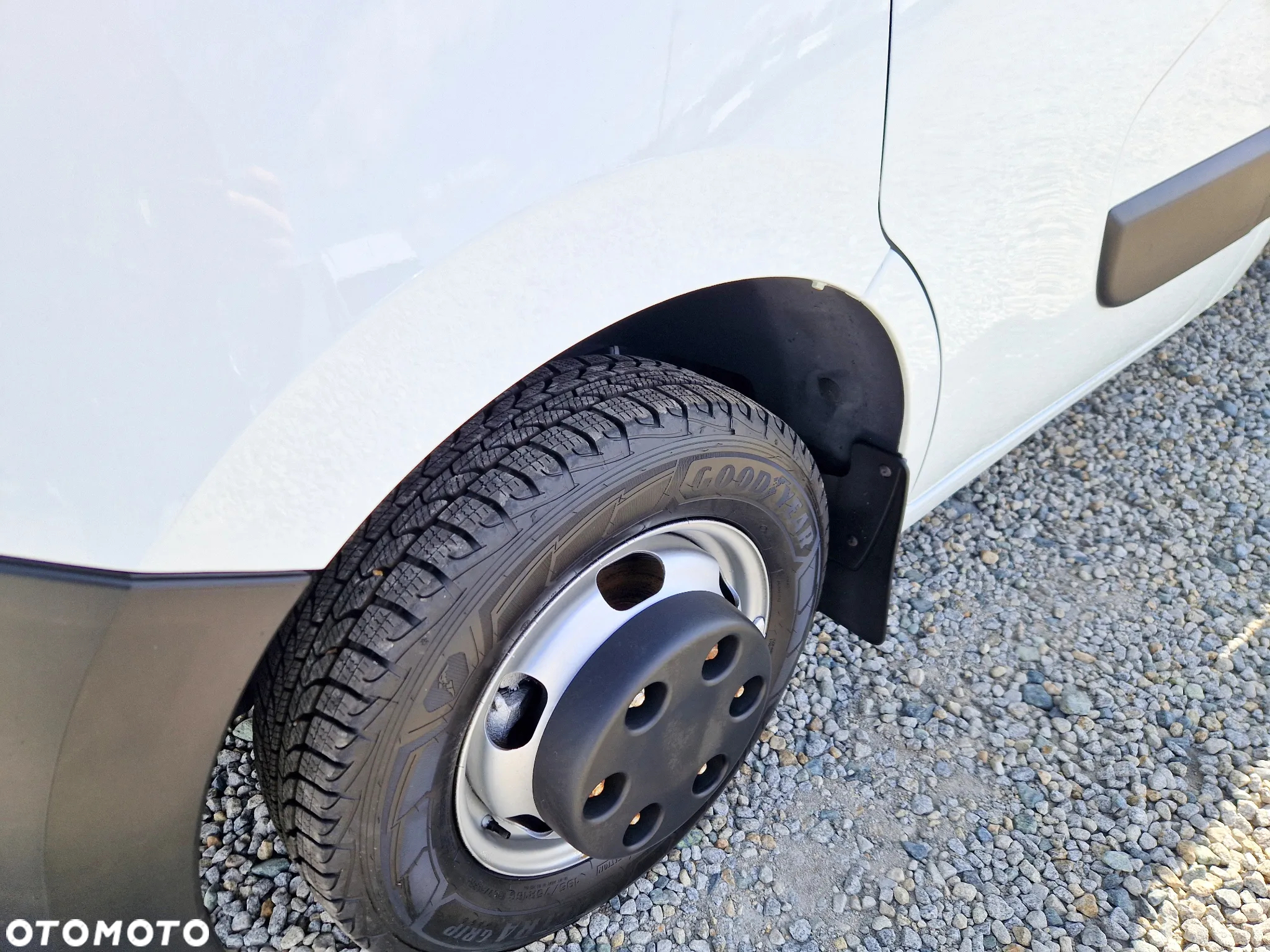 Renault MASTER 2,3 DCI 165 KONNA SKRZYNIA 4,1M HDS HMF 830 KG KLIMA BLIŻNIAKI DO 3,5T 157T/KM PRZEBIEGU GWARANCJA - 11