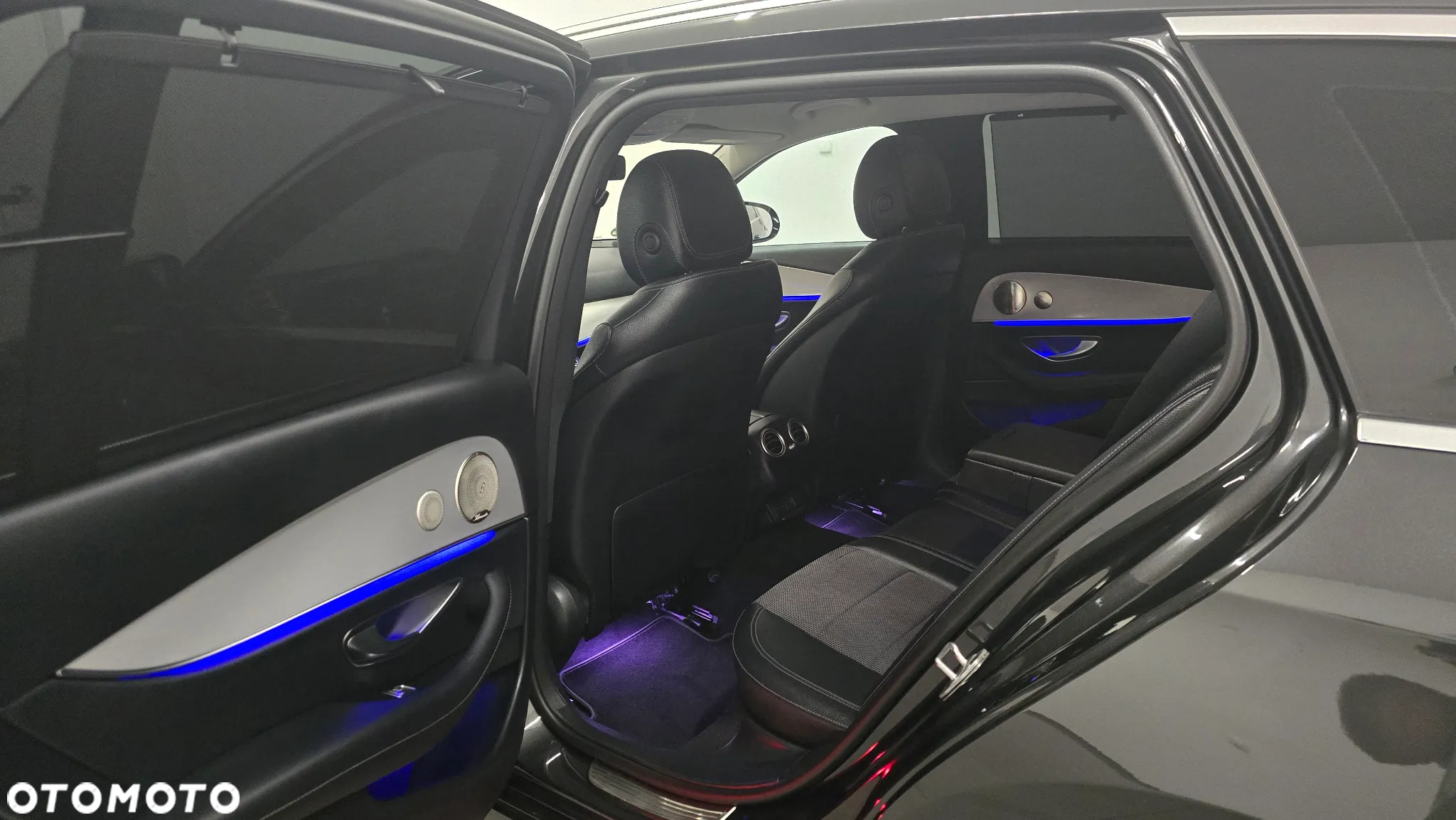 Mercedes-Benz Klasa E 300 de 4Matic T 9G-TRONIC Exclusive - 15