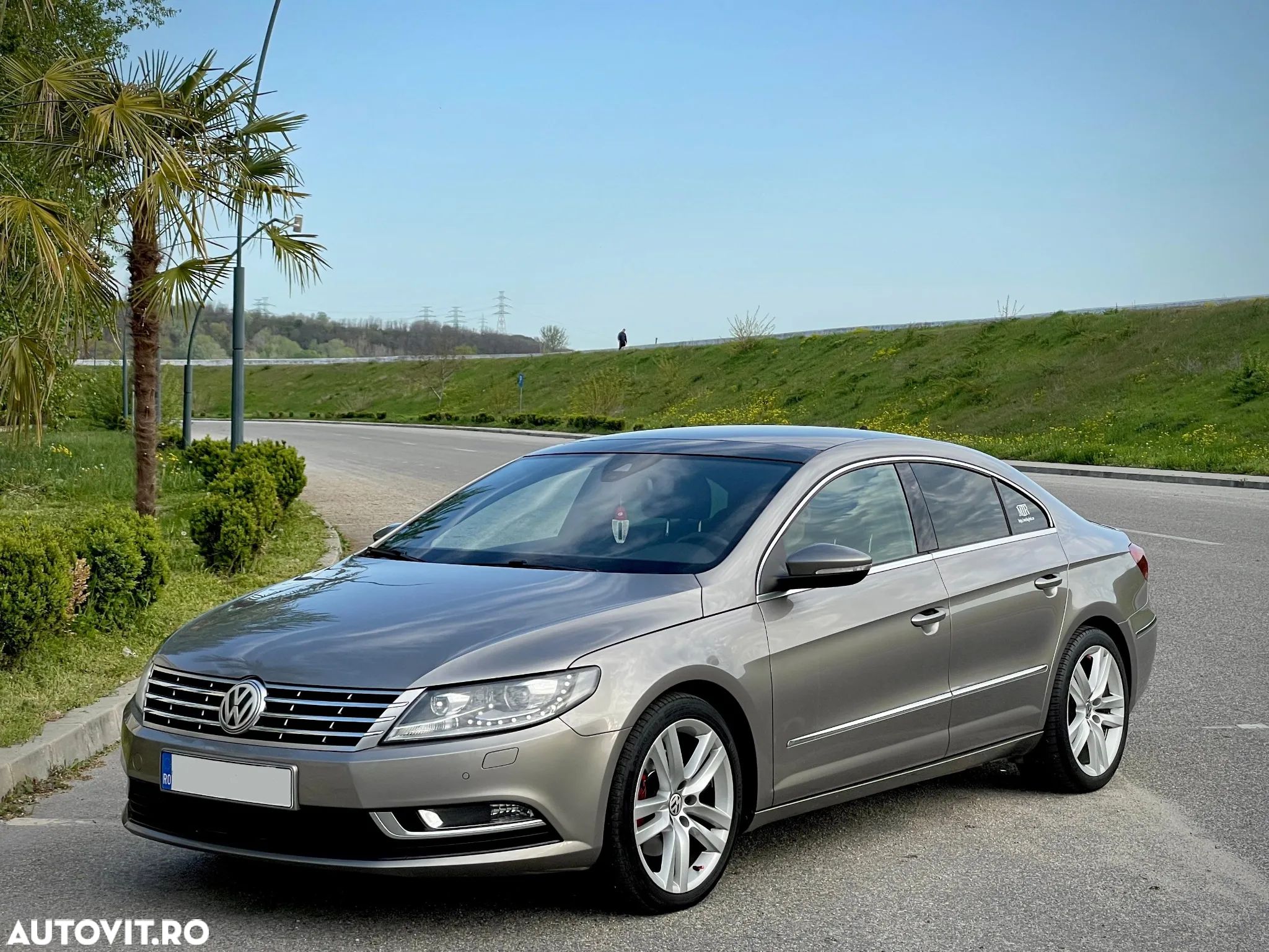 Volkswagen Passat CC 2.0 TDI BlueMotion Technology DSG Exclusive - 1