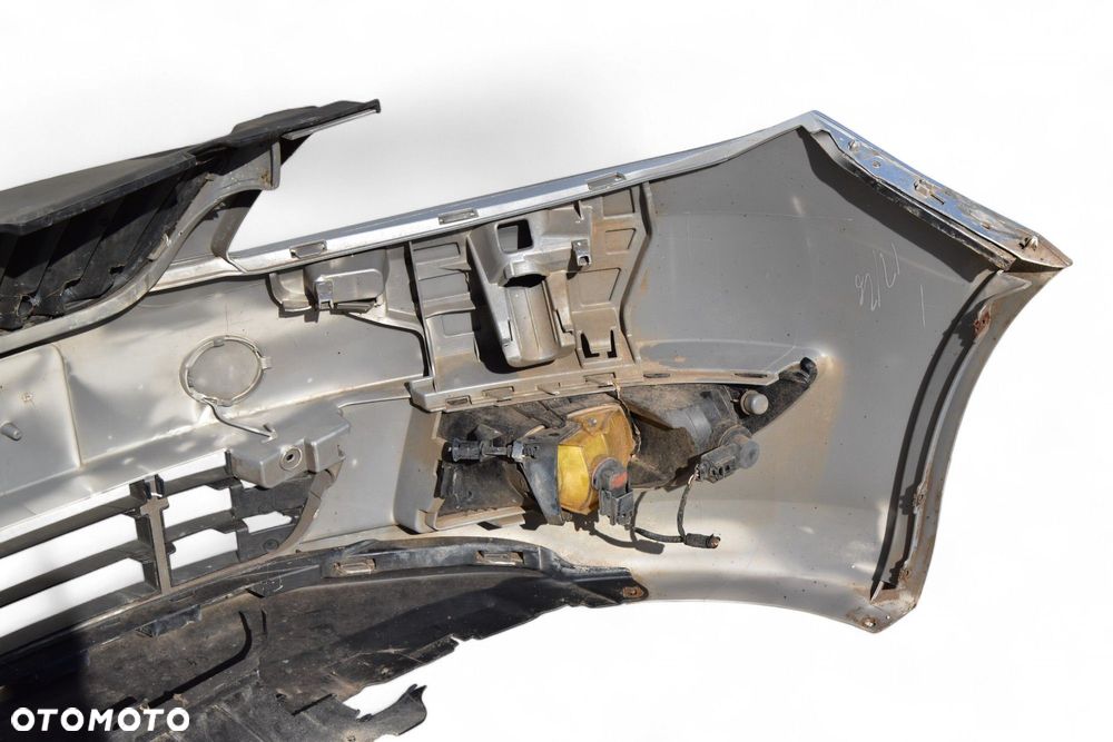 Zderzak Przód SKODA FABIA II Lift Kod lakieru: LA7W - 12