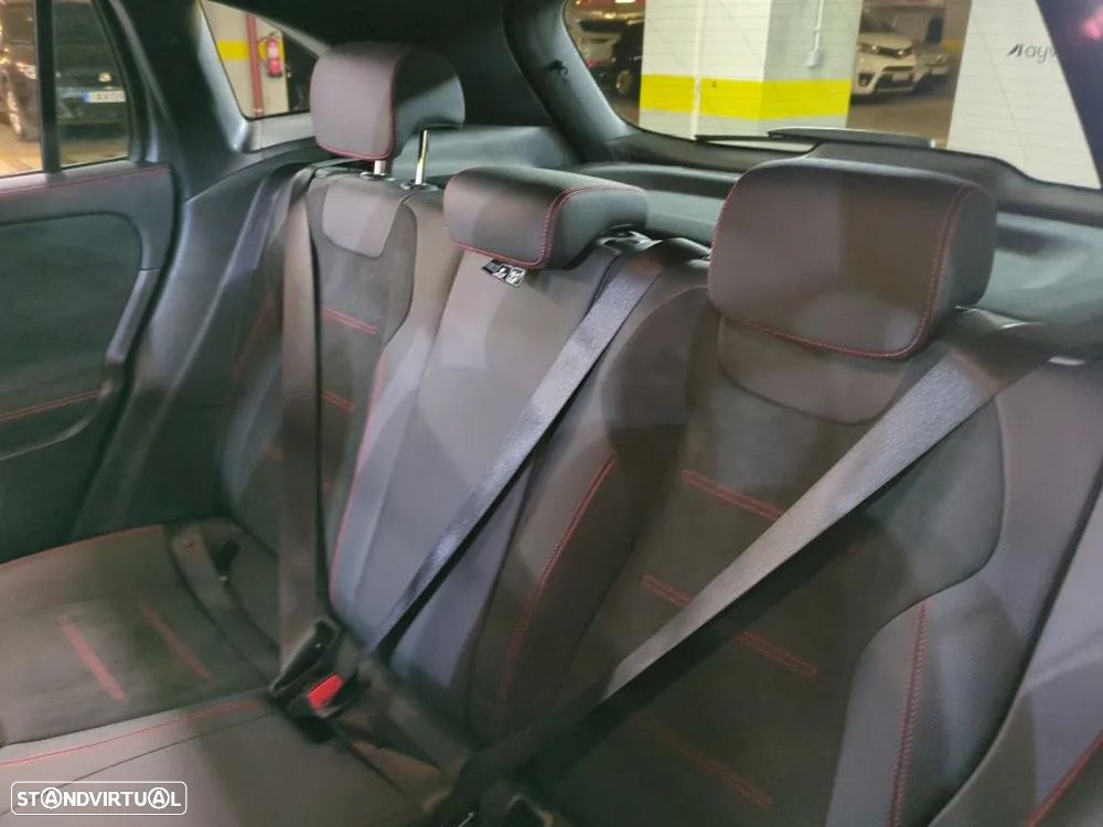 Mercedes-Benz GLA 250 e - 10