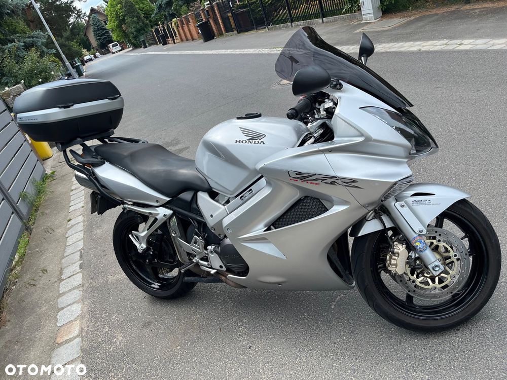 Honda VFR - 9