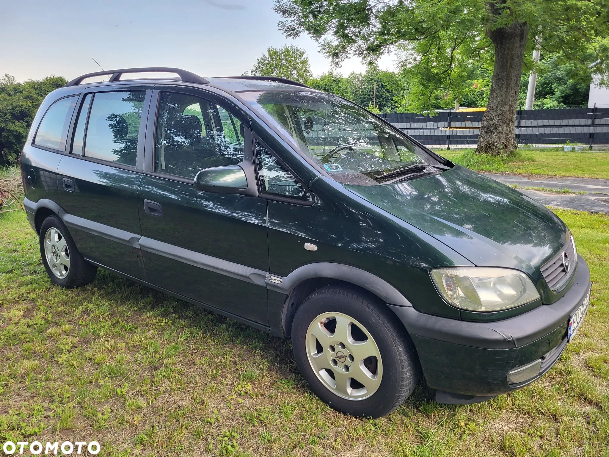 Opel Zafira 1.6 16V Comfort - 1
