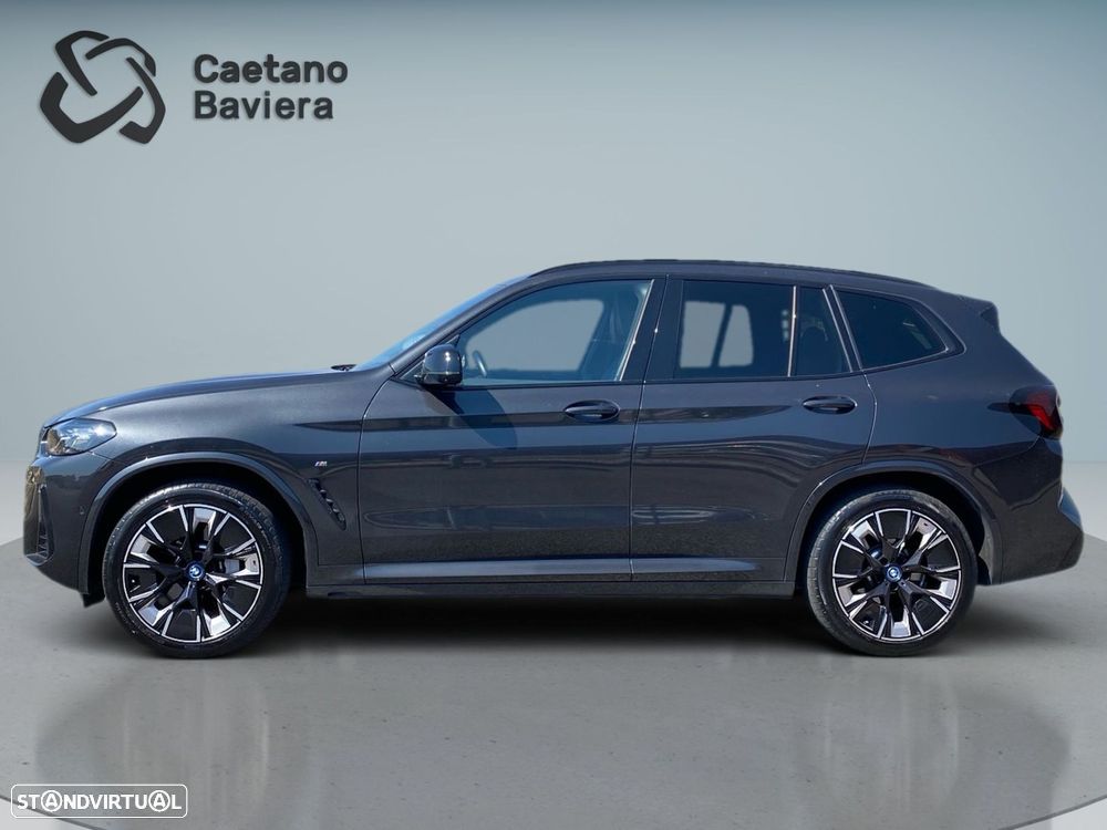 BMW iX3 M Sport Impressive - 25