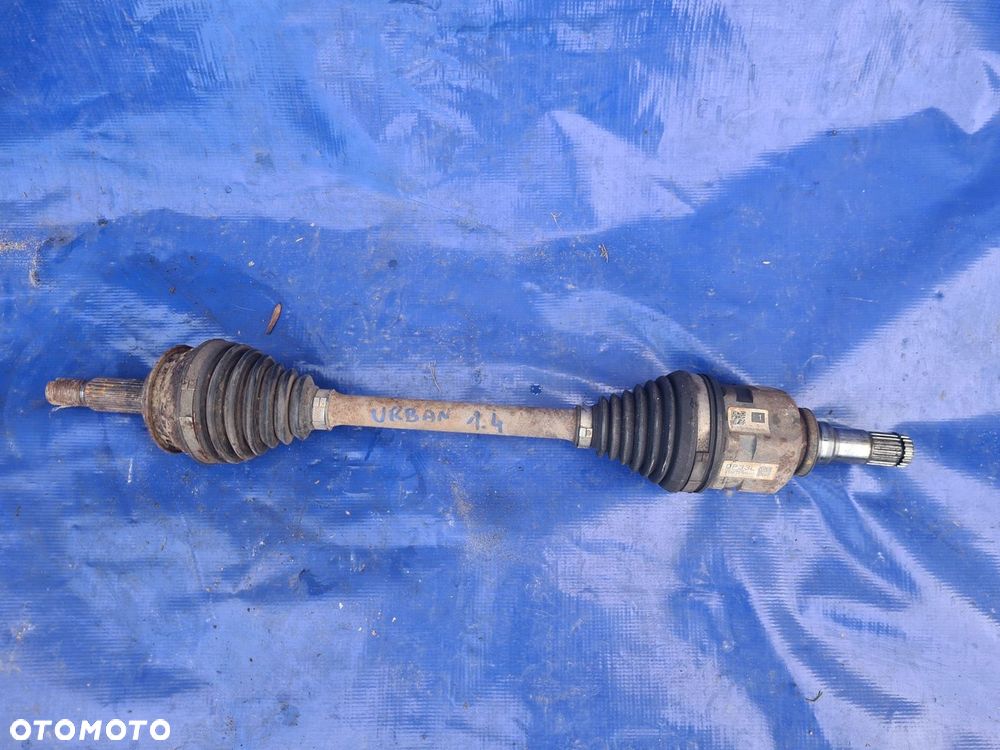 toyota URBAN CRUISER 4X4 1.4 D4D półoś lewa