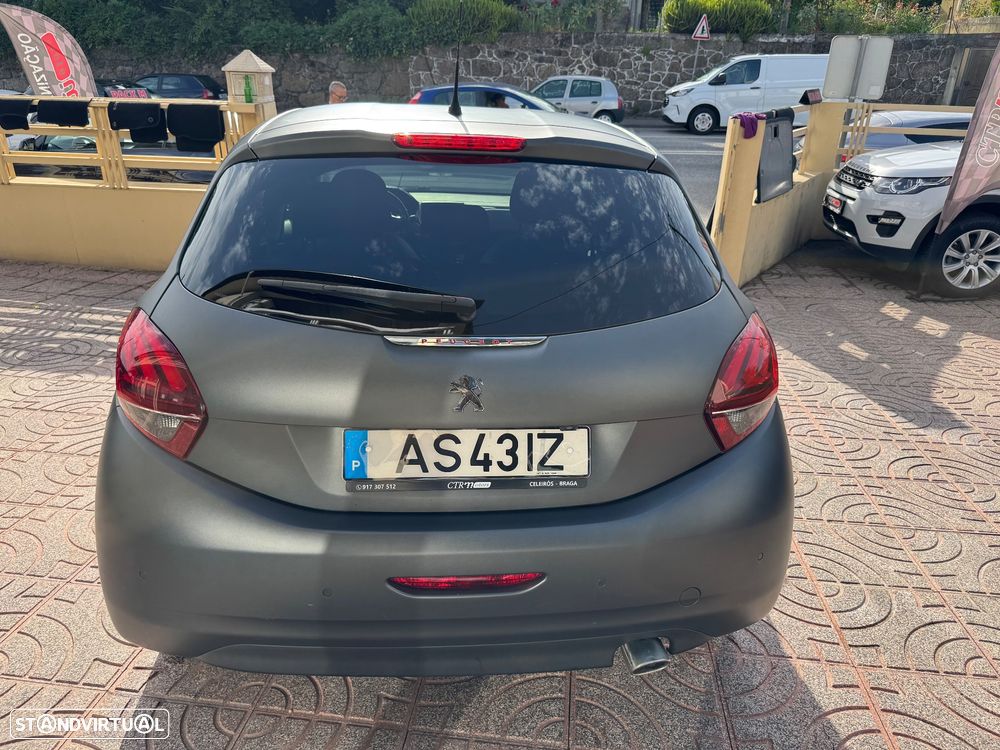 Peugeot 208 1.2 PureTech GT Line EAT6 - 8