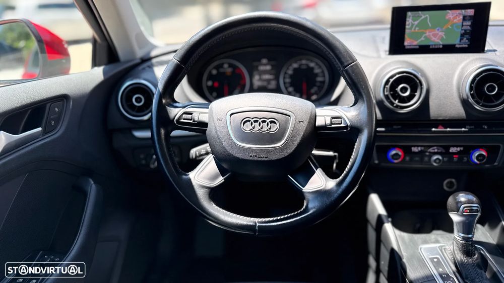 Audi A3 1.6 TDI (clean diesel) S tronic Ambition - 19