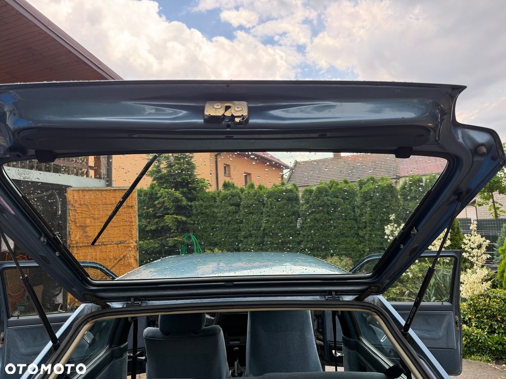 Volkswagen Golf 1.6 GL - 23