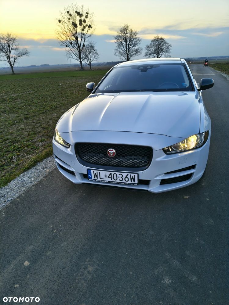Jaguar XE S - 6