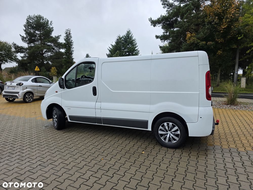 Opel Vivaro - 8