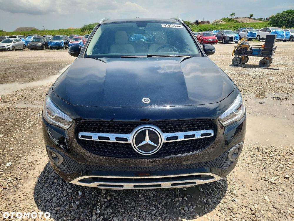 Mercedes-Benz GLA - 6