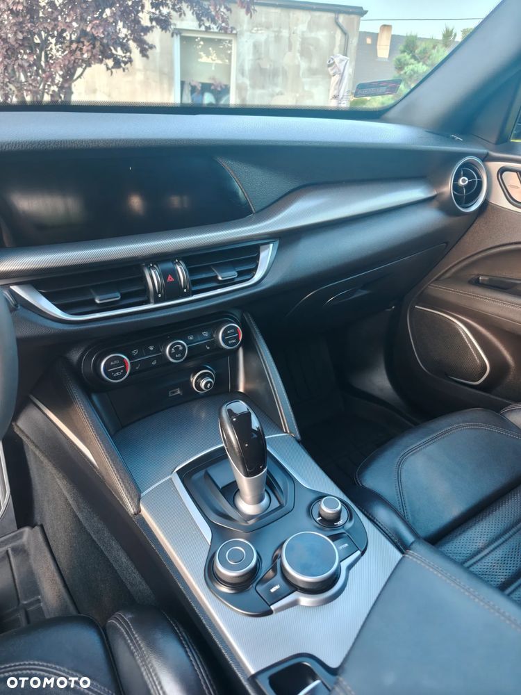 Alfa Romeo Stelvio - 17