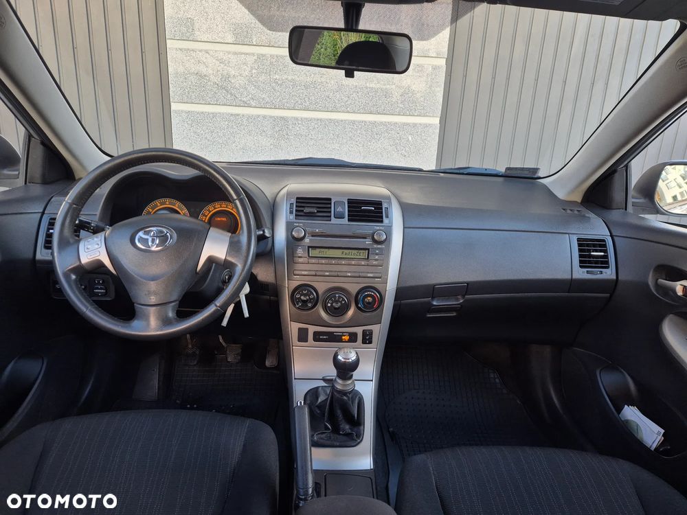 Toyota Corolla 1.6 VVT-i Luna - 7