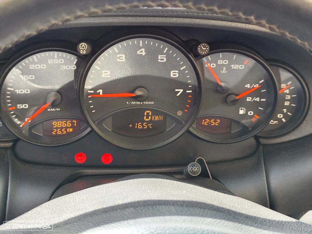 Porsche 911 Série F - 21