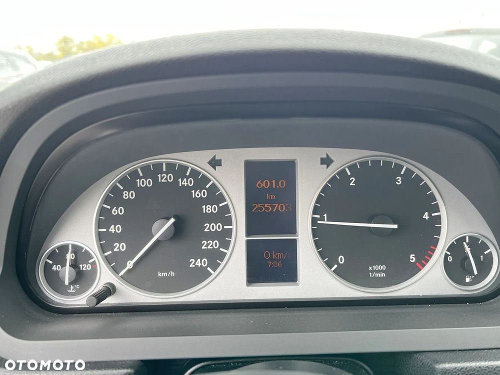 Mercedes-Benz Klasa B 180 CDI - 22