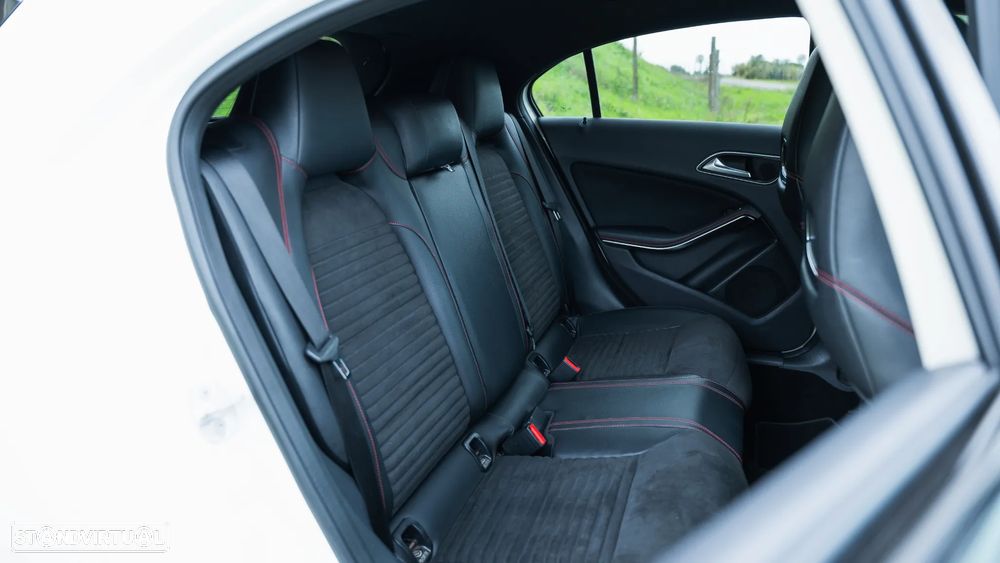 Mercedes-Benz A 200 CDI AMG Line - 22