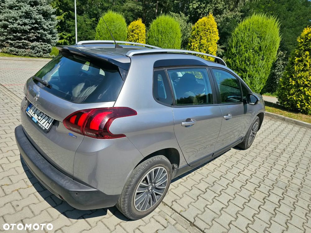 Peugeot 2008 1.2 Pure Tech Active S&S - 6