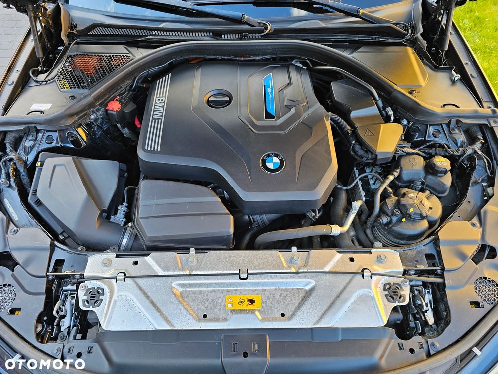BMW Seria 3 330e M Sport - 36