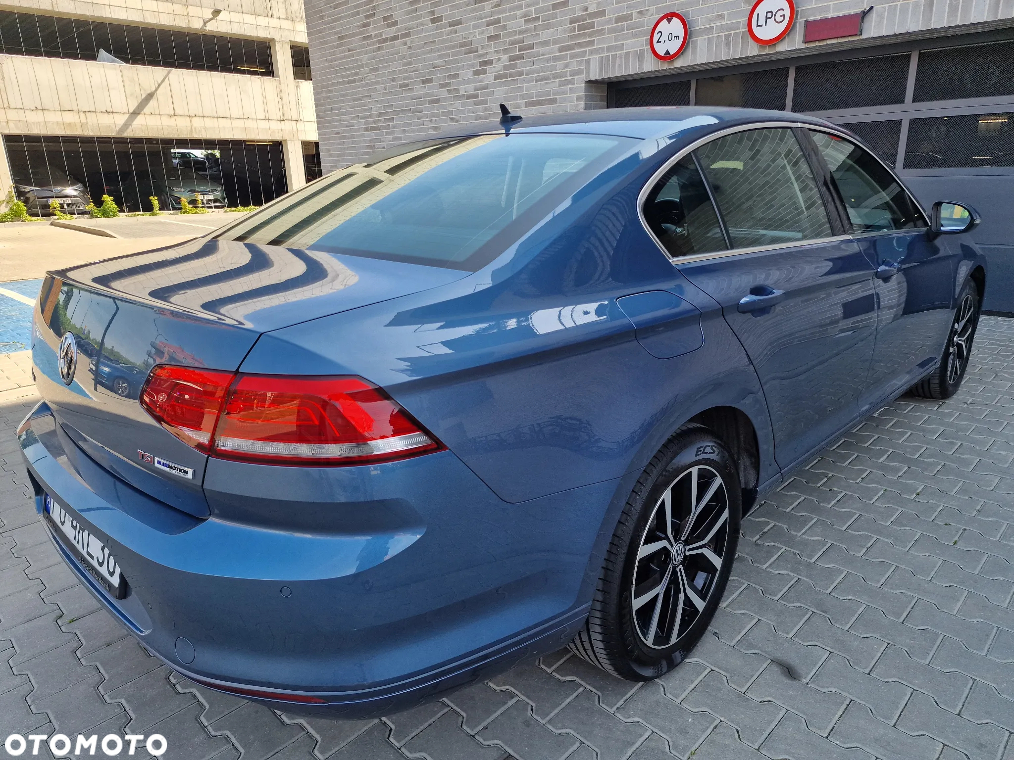 Volkswagen Passat 1.8 TSI BMT Comfortline - 4