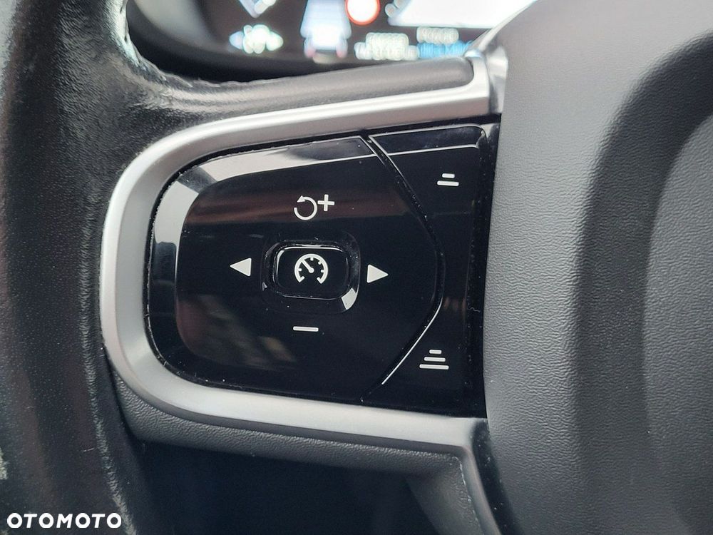 Volvo V90 Cross Country - 24