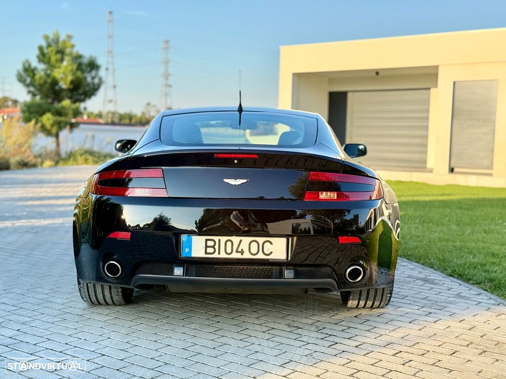 Aston Martin Vantage Coupe V8 - 21
