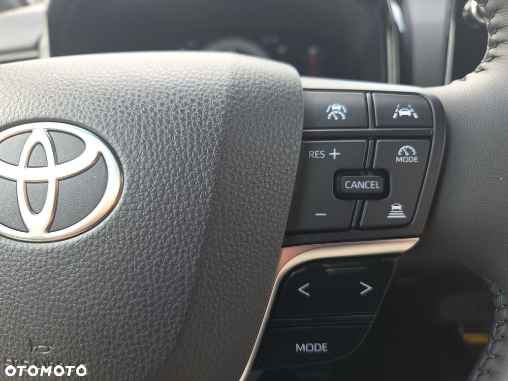 Toyota Camry - 22