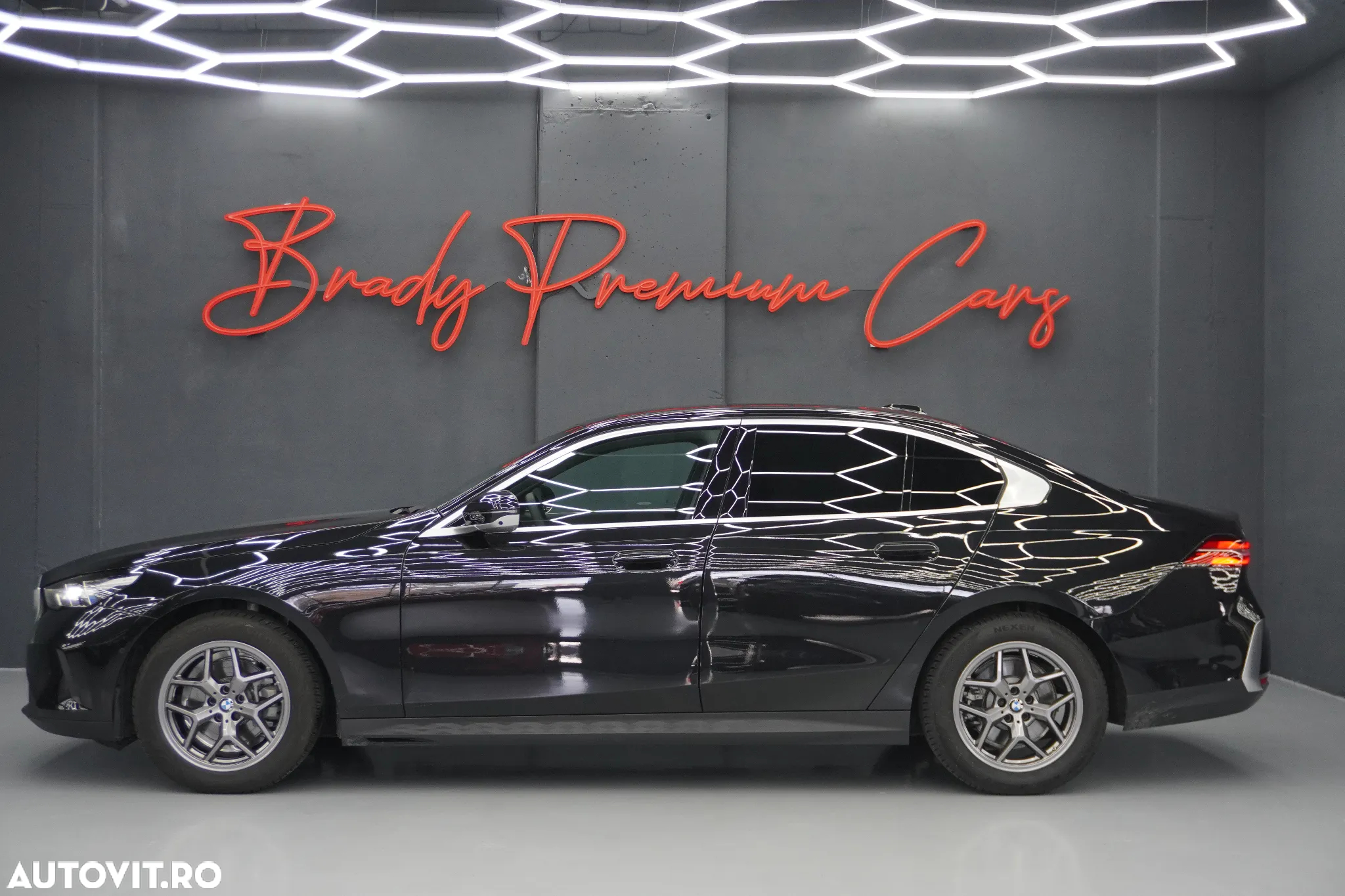 BMW Seria 5 520i Aut. - 4