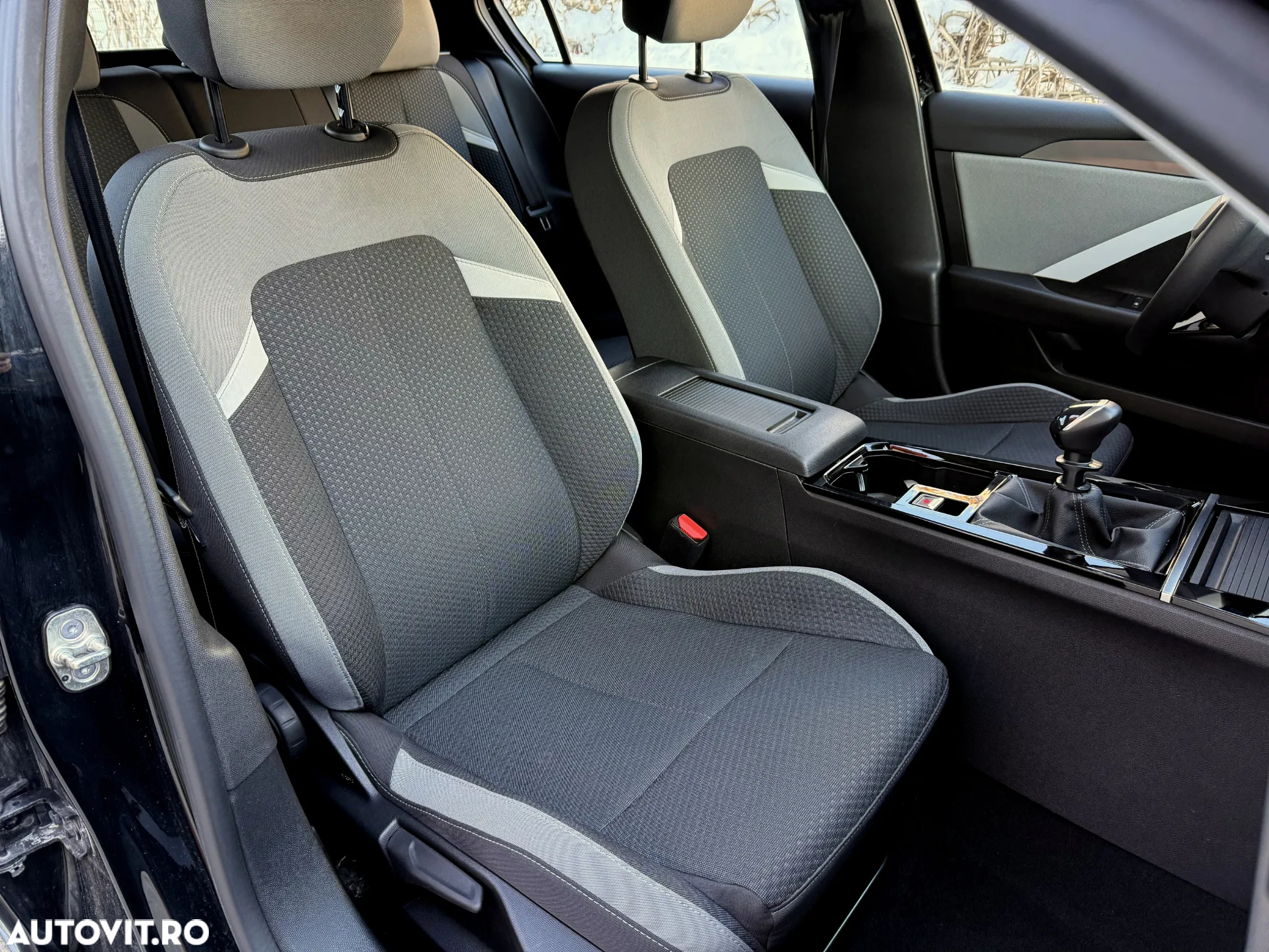 Opel Astra 1.2 Turbo Enjoy - 10