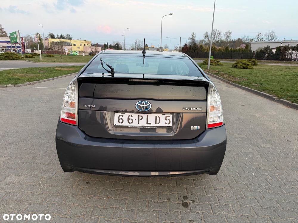 Toyota Prius 1.8 HSD Prestige - 5
