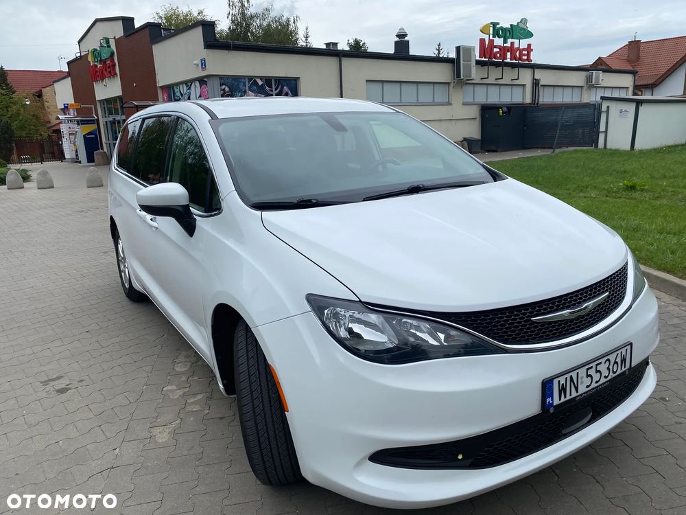 Chrysler Pacifica - 2