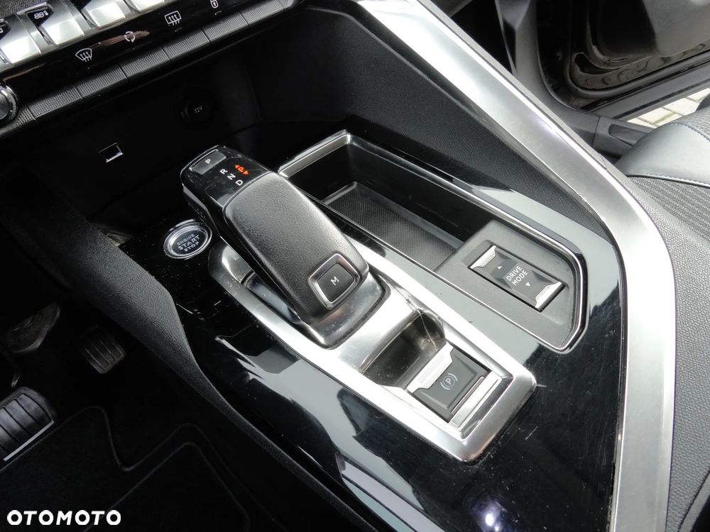 Peugeot 5008 1.5 BlueHDI Allure S&S EAT8 - 16