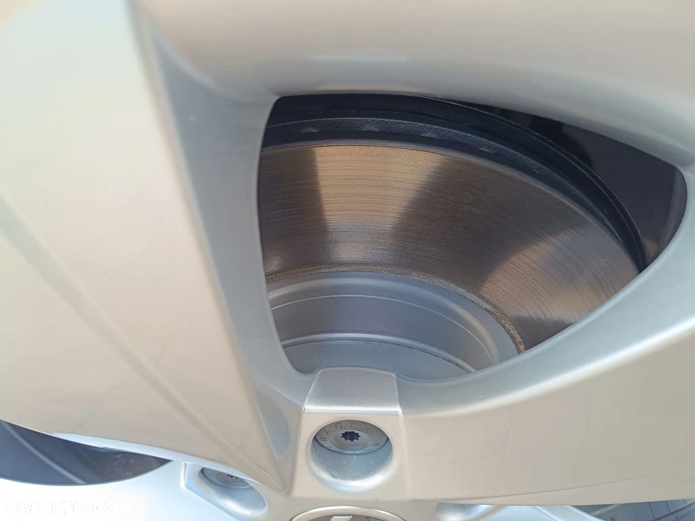 Skoda Superb 2.0 TDI DSG Premium Edition - 37