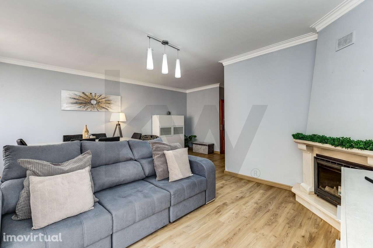 Amplo apartamento T2 , com 126 m2 , lugar de garagem e arrecadação . - Grande imagem: 5/34