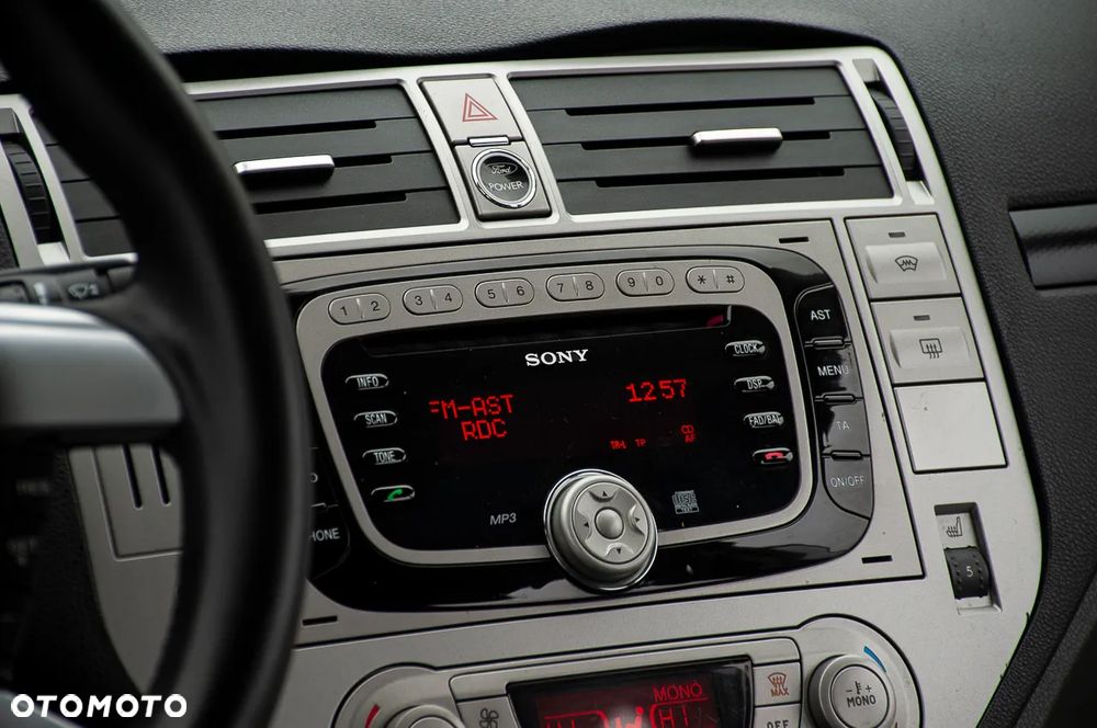 Ford Kuga - 23