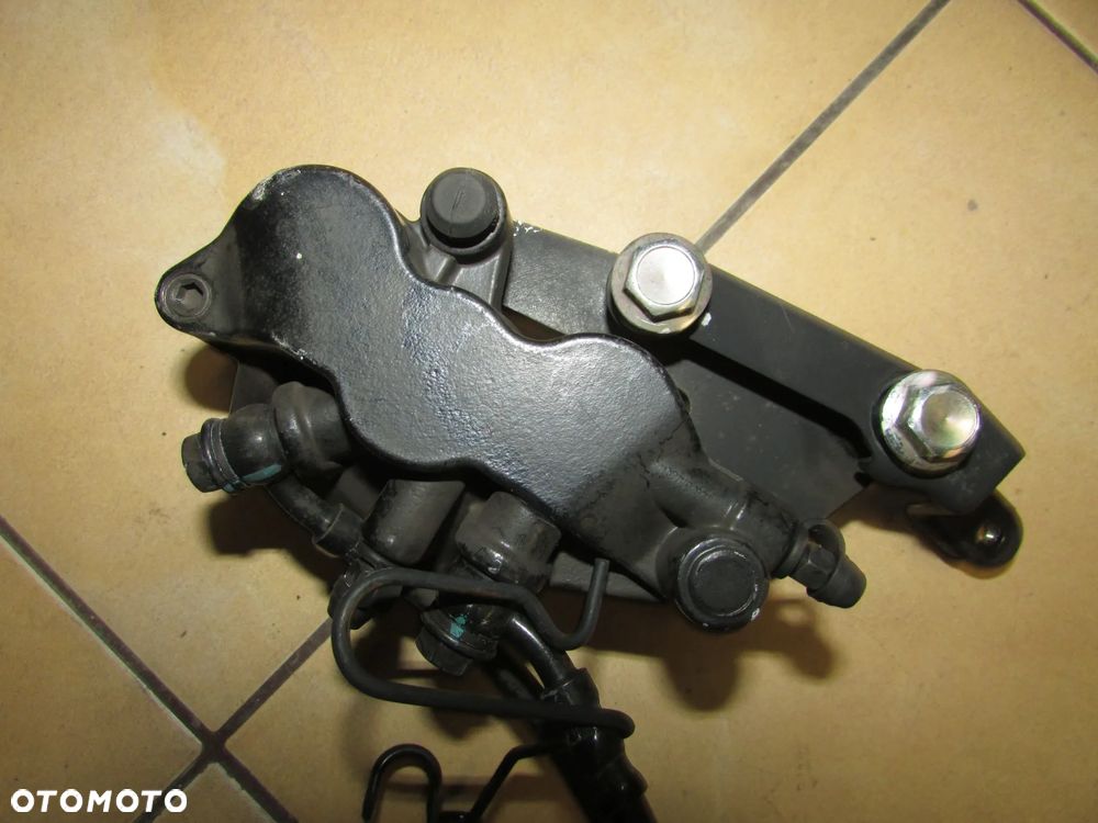 Benelli BN 125 zacisk hamulcowy przód - 1