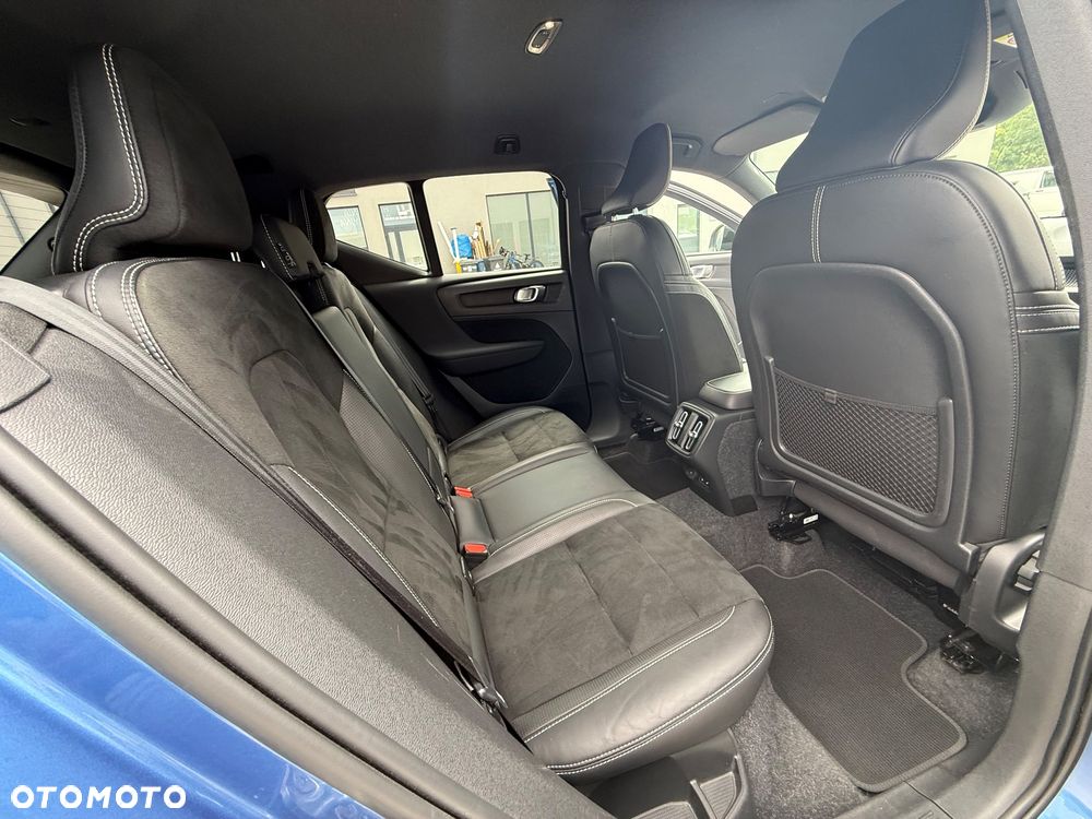 Volvo XC 40 D4 AWD R-Design - 29