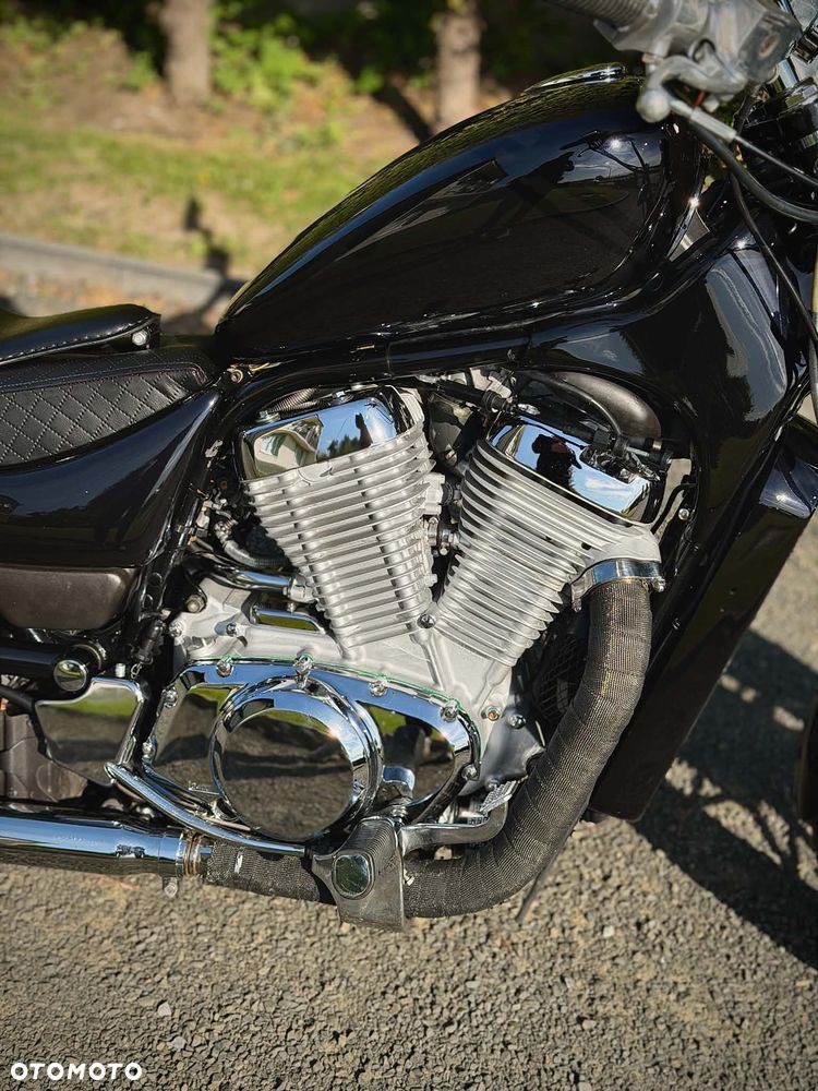 Suzuki Intruder - 11