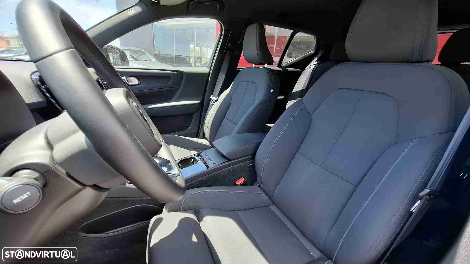 Volvo EX40 82 kWh Single Motor Extended Range Plus - 13