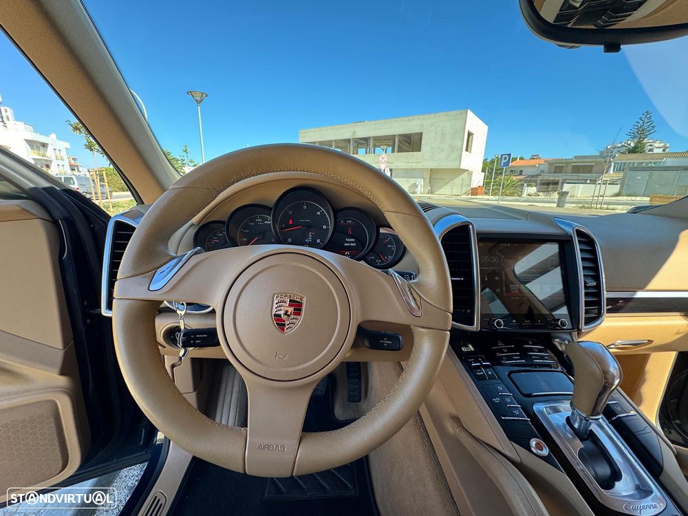 Porsche Cayenne - 5