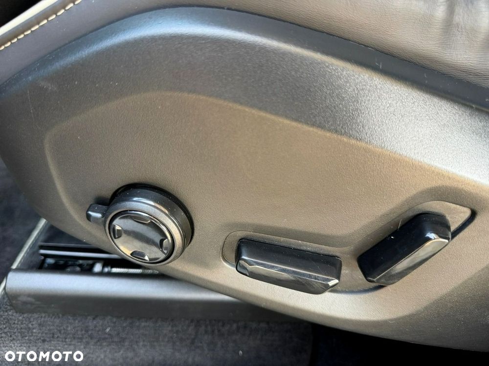 Volvo XC 60 - 24