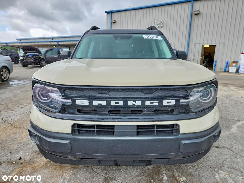Ford Bronco - 6