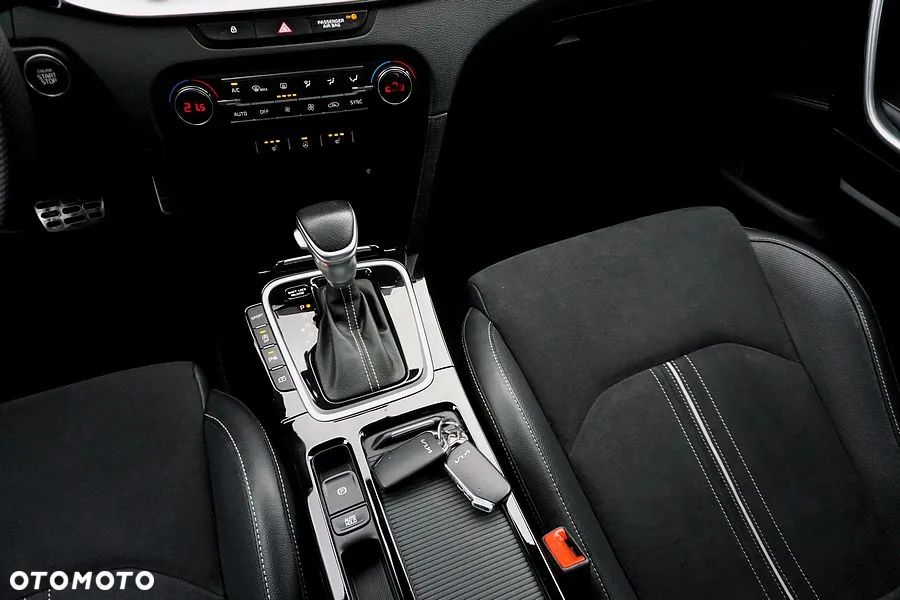 Kia Ceed 1.5 T-GDI DCT7 OPF GT Line - 33