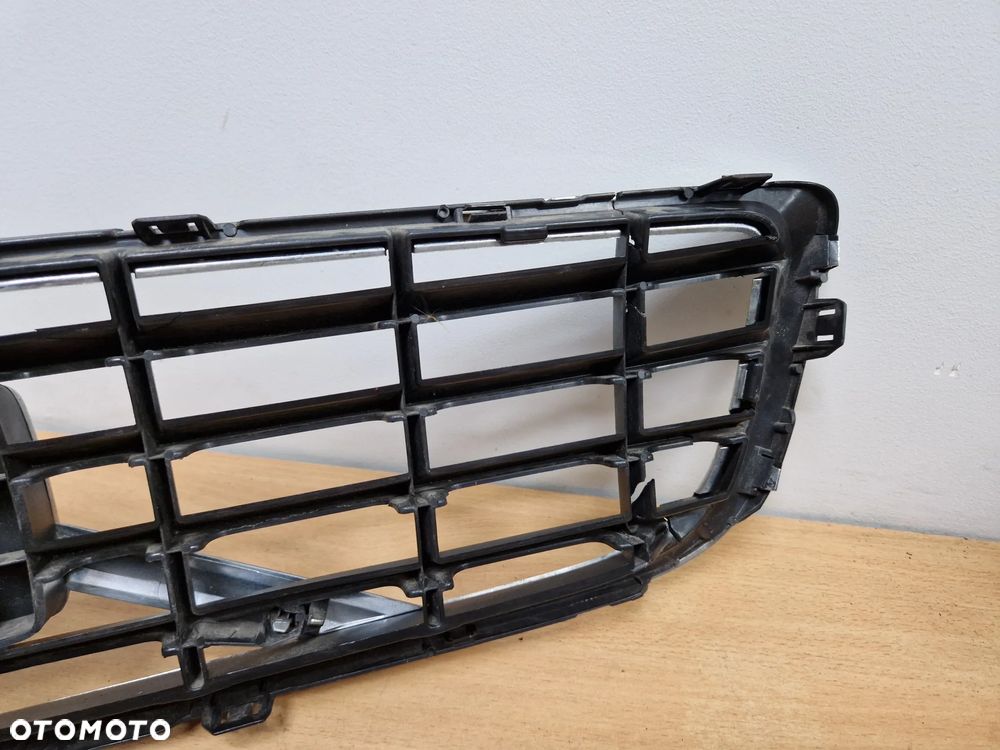 VOLVO V50 LIFT ATRAPA GRILL 07-12 30744916 - 7