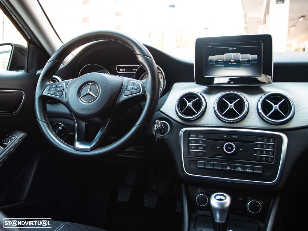 Mercedes-Benz GLA 180 CDI Urban - 24