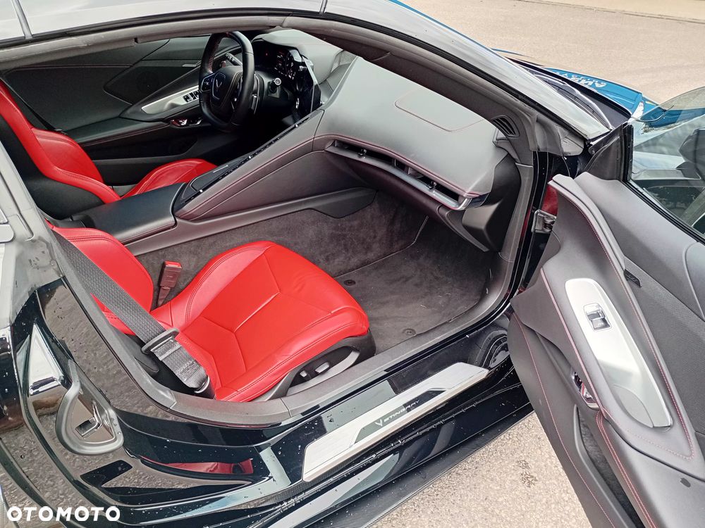 Chevrolet Corvette - 11